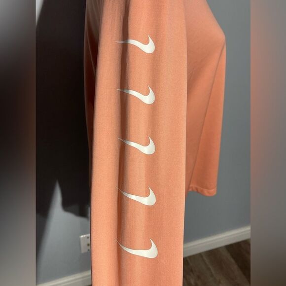 NIKE LONG SLEEVE PULL OVER - Picture 7 of 10